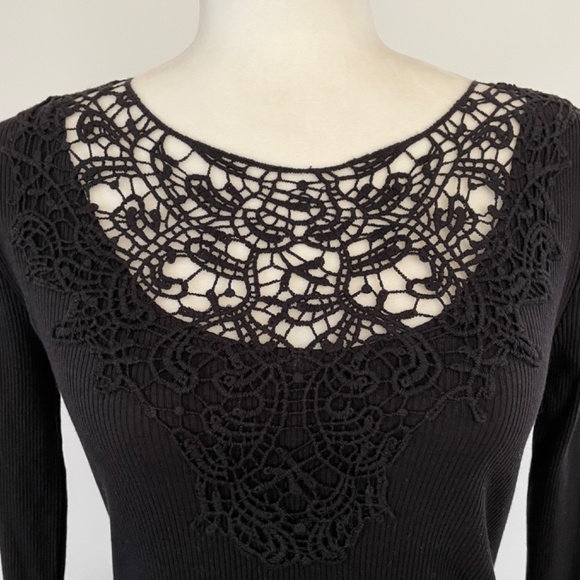 **SOLD** Lace & ribbed knit black shirt - Size M - Picture 2 of 5